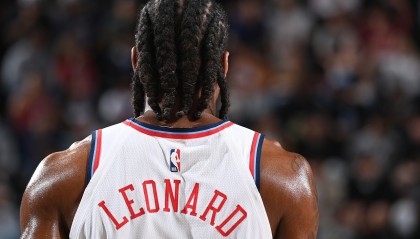 收官战快船迎战勇士 伦纳德因左脚踝扭伤出战成疑